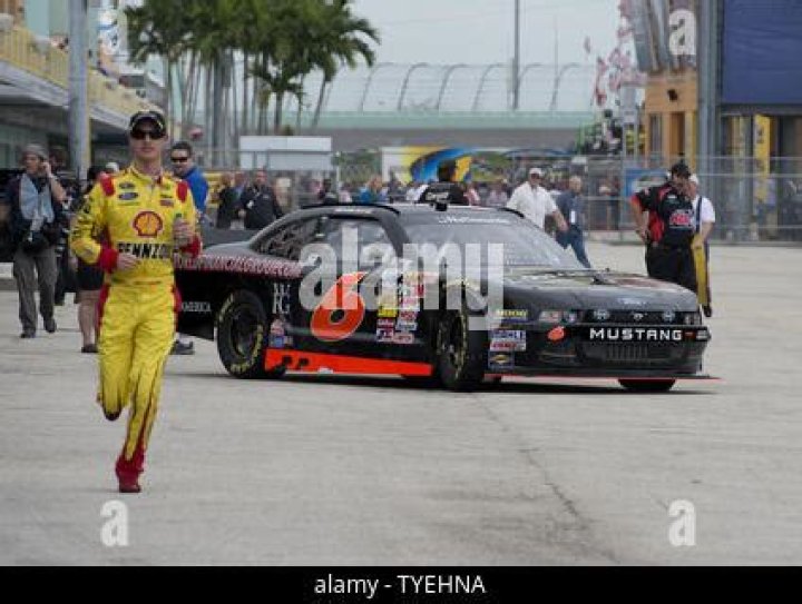 Trevor Bayne Net Worth, Age, Height, Bio, Birthday, Wiki!