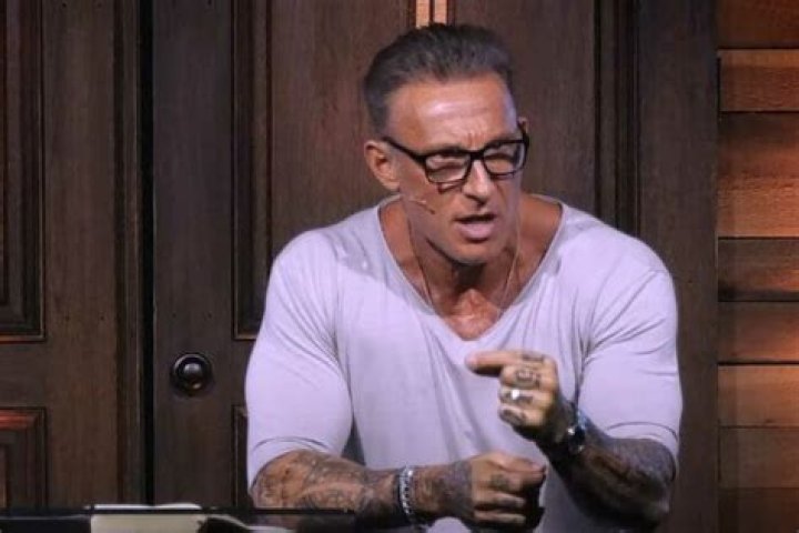 Fame | Tullian Tchividjian net worth and salary income estimation Jan, 2024