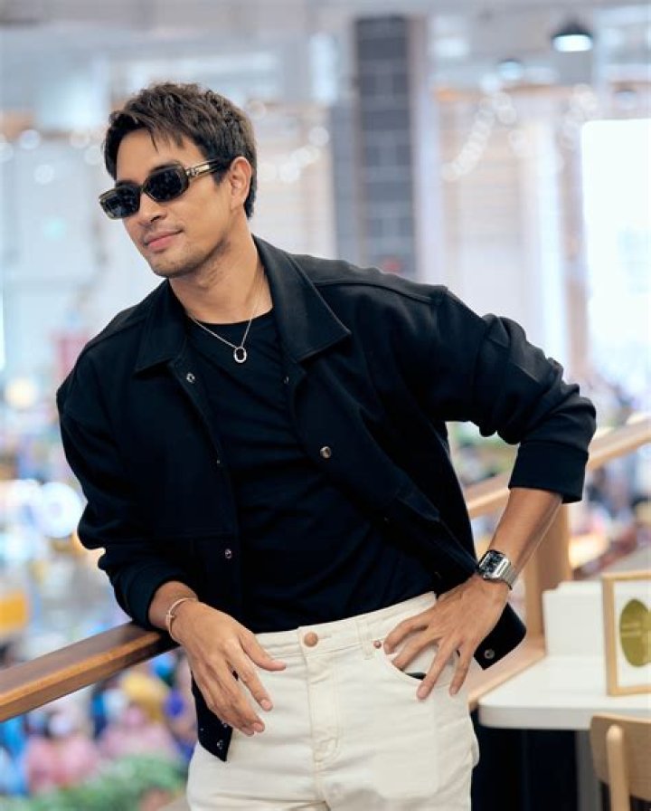 Fame | Warintorn Panhakarn net worth and salary income estimation Apr, 2024