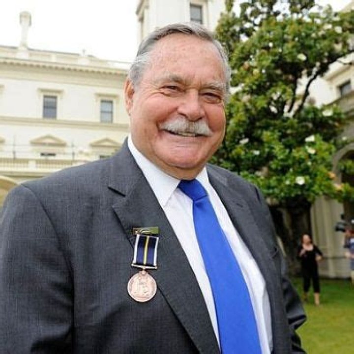 Who Is Ron Barassi Brother? Explore His Family And Net Worth Before Death