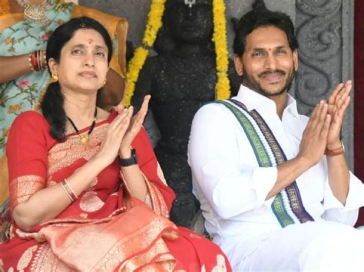 YS Jagan Mohan Reddy's wife Y.S. Bharathi Reddy Biography: Net Worth, Age, Children, Wiki, Family, Husband, Height