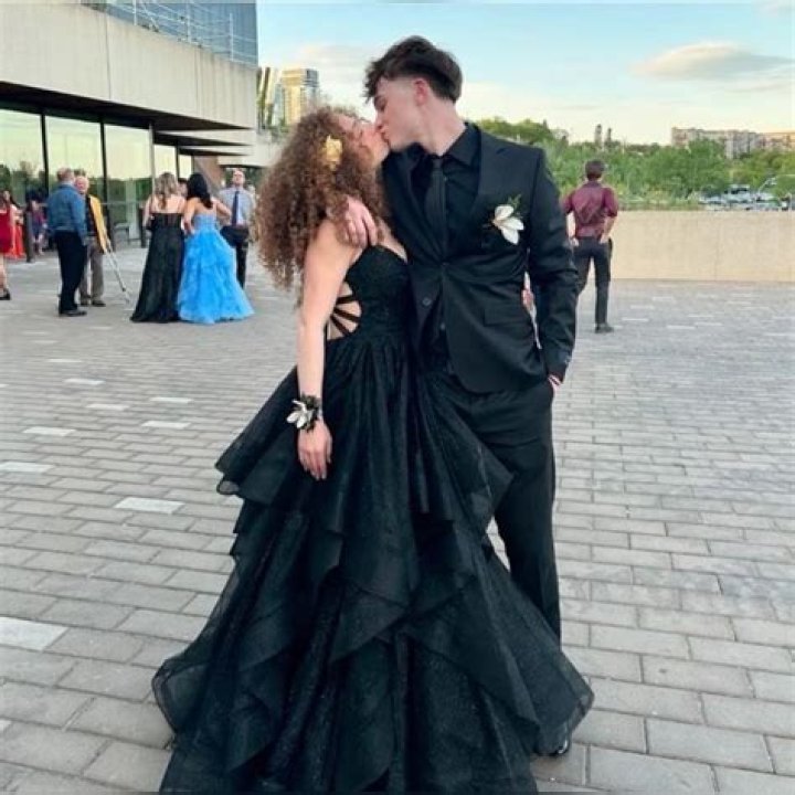 Yealimi Noh Boyfriend, Parents, Ethnicity, Family, Age, Height