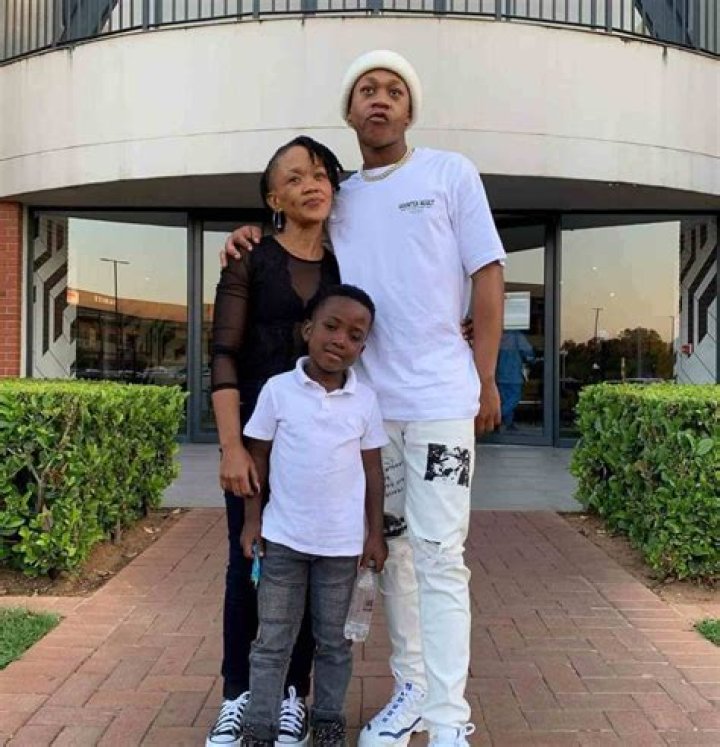 Young Stunna Biography: Songs, Albums, Age, Net Worth, Girlfriend, Wikipedia, Instagram, Amapiano, Wife, Photos