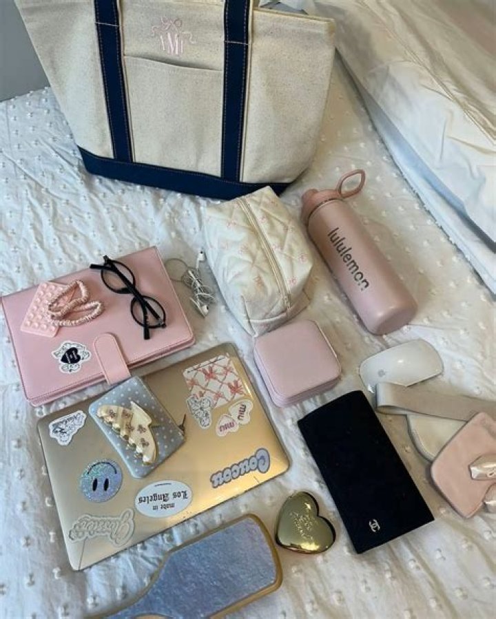 Your ultimate guide to the Plazacore aesthetic